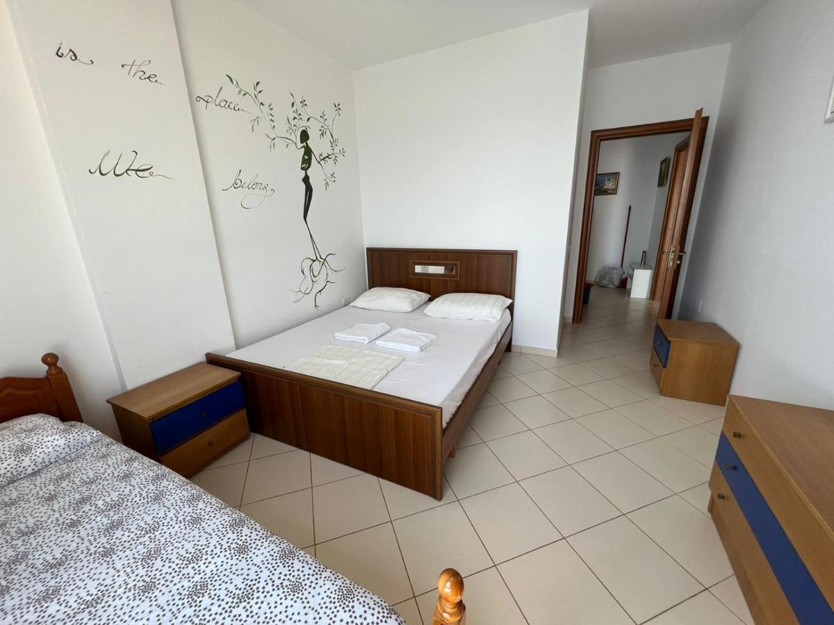 Blue Sky Apartaments ดูร์เรส ภายนอก รูปภาพ